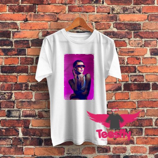 Hot Sexy Girl Female Synthwave Vapor Wave 80s Graphic T Shirt